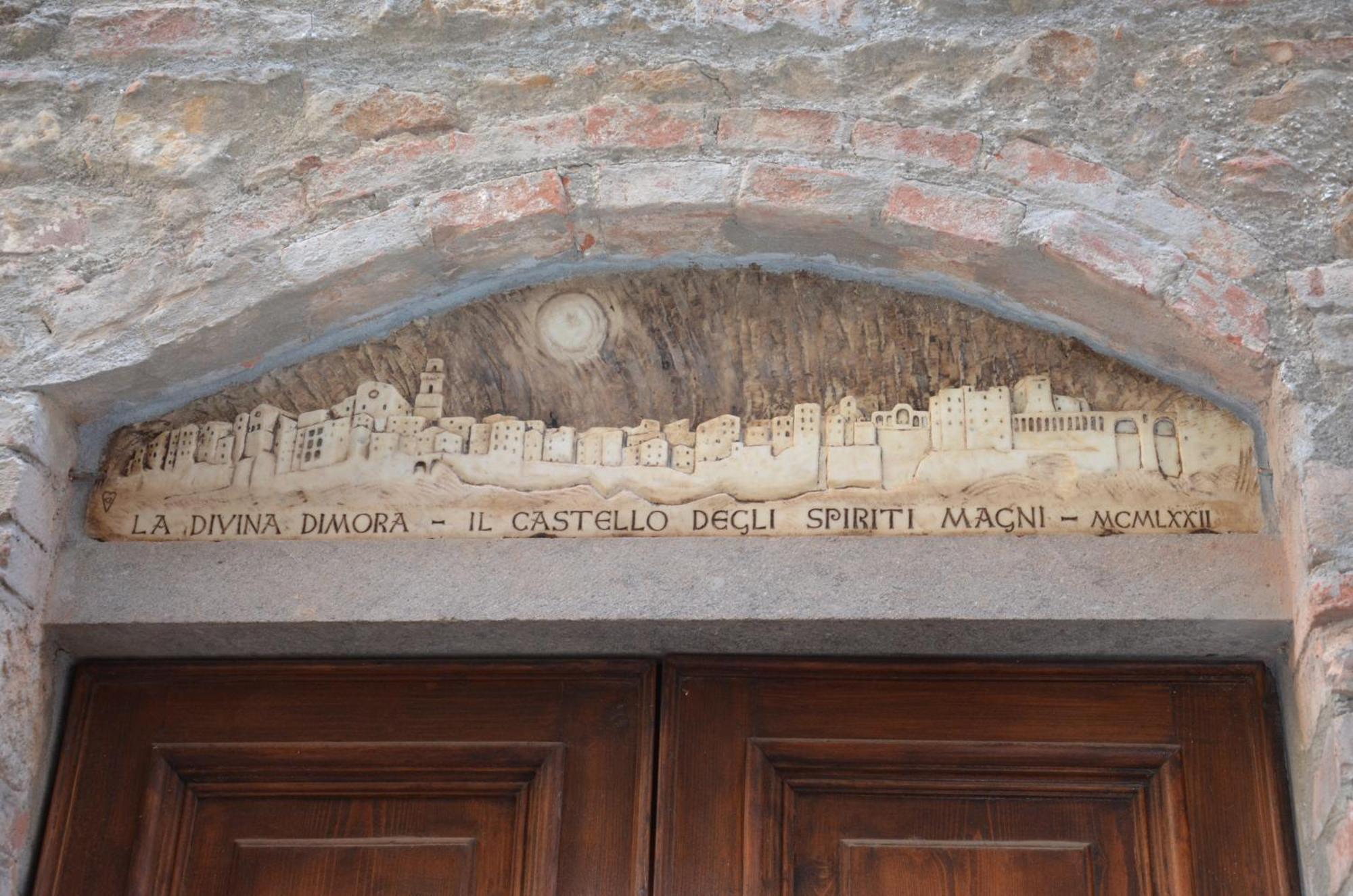 Апартаменты La Divina Dimora Il Castello Degli Spiriti Magni Montepescali Номер фото